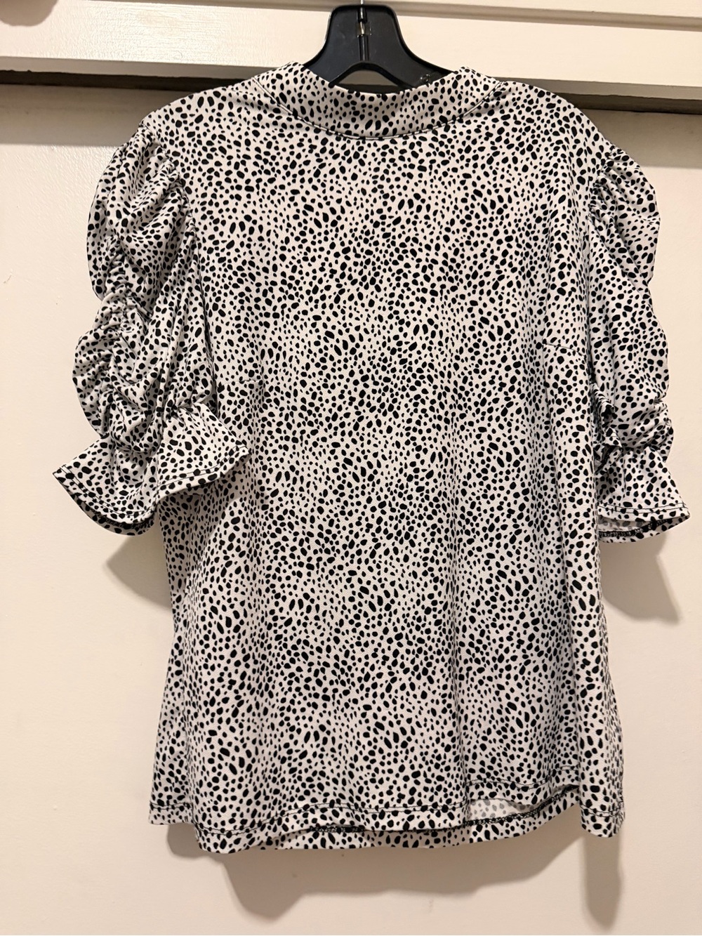 PerSeption Concept White Blouse with Black Dot Print and Ruched Sleeves